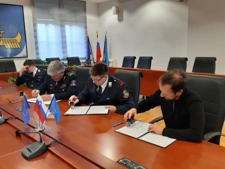 SLAVNOSTNI PODPIS POGODBE O FINANCIRANJU GASILSKE DEJAVNOSTI V LETOŠNJEM LETU 5